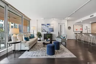 Photo #6: 422710633 Listing