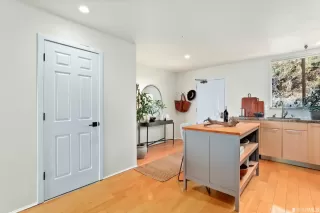 Photo #6: 422711287 Listing 