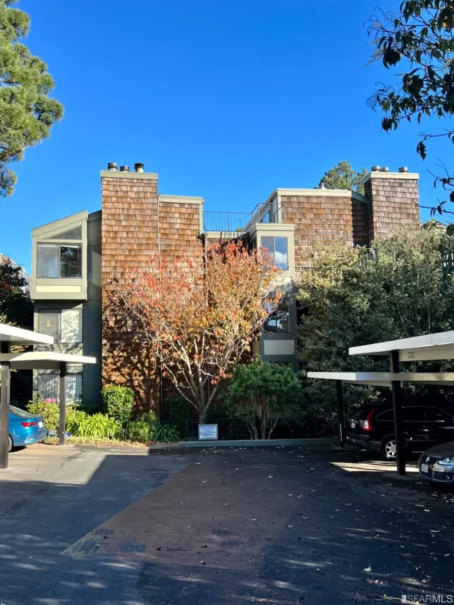 MLS: 422711450 Condo For Sale