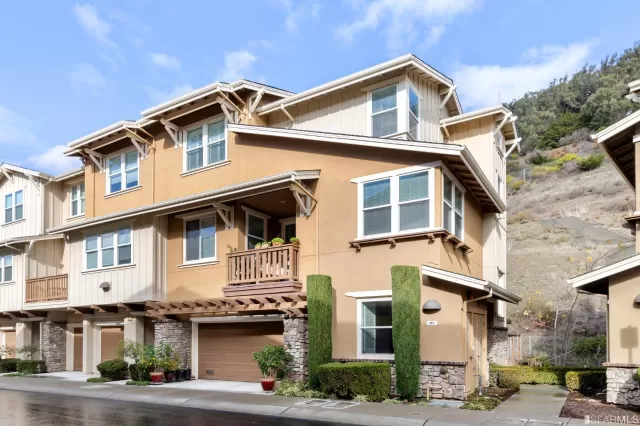 MLS: 422711577 Condo For Sale