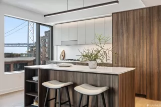 Photo #1: 422711590 Listing