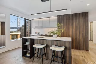 Photo #5: 422711590 Listing