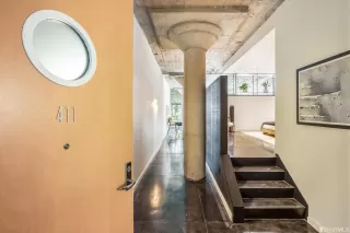 Photo #4: 422712037 Listing