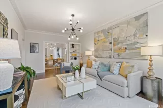 Photo #3: 422712334 Listing