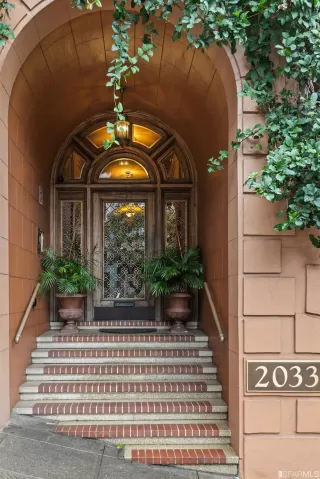 Photo #4: 422712334 Listing