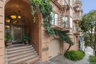 Photo #5: 422712334 Listing