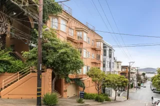 Photo #6: 422712334 Listing