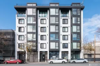 Photo #5: 422712469 Listing