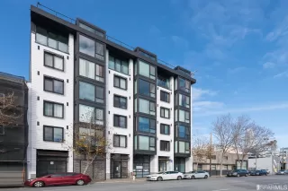 Photo #6: 422712469 Listing