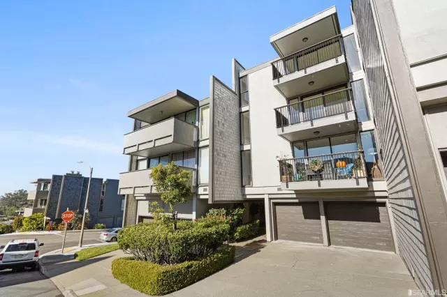 MLS: 422712529 Condo For Sale