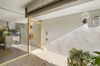 Photo #4: 422712529 Listing 