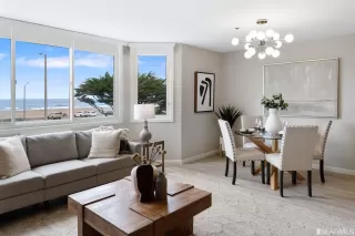 Photo #2: 422712804 Listing 