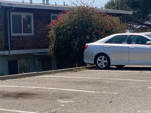 MLS: 422712828 Condo For Sale