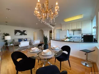 Photo #5: 422712952 Listing