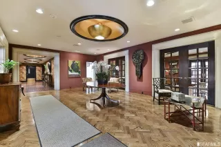 Photo #5: 422713386 Listing