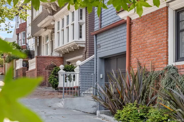 MLS: 423714359 Condo For Sale