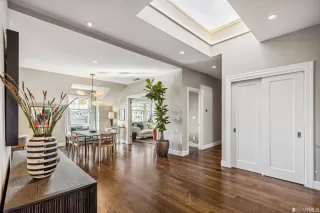 Photo #2: 423714359 Listing