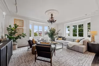 Photo #4: 423714453 Listing