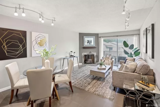 MLS: 423714653 Condo For Sale