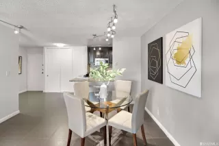 Photo #5: 423714653 Listing