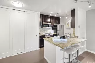 Photo #6: 423714653 Listing