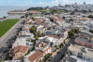 Photo #2: 423714803 Listing