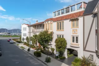 Photo #4: 423714803 Listing