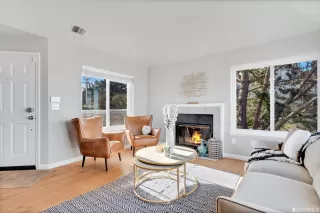 Photo #2: 423715131 Listing