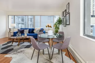 Photo #5: 423715372 Listing