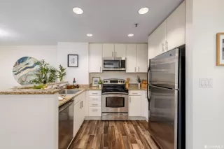 Photo #3: 423715382 Listing