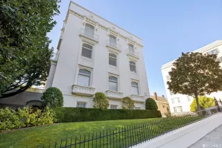 Photo #3: 423715383 Listing