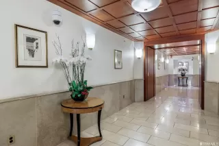 Photo #4: 423715710 Listing