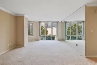 Photo #5: 423715710 Listing