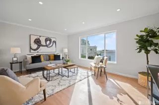 Photo #3: 423715758 Listing