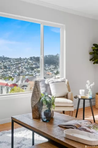 Photo #4: 423715758 Listing