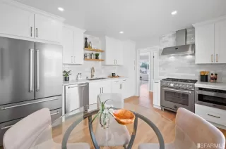 Photo #5: 423715758 Listing