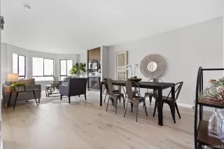 Photo #3: 423715888 Listing 