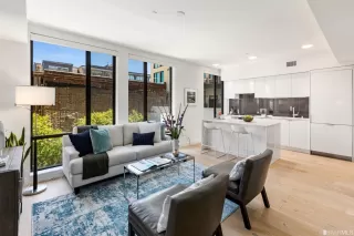 Photo #2: 423715907 Listing