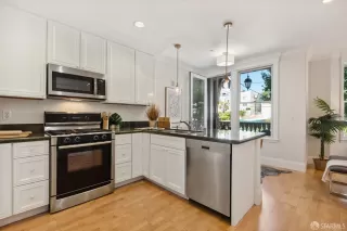 Photo #3: 423715934 Listing