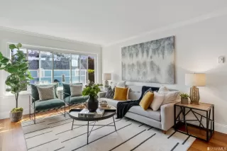 Photo #2: 423716282 Listing