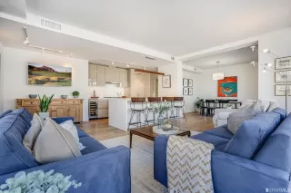 Photo #6: 423716419 Listing