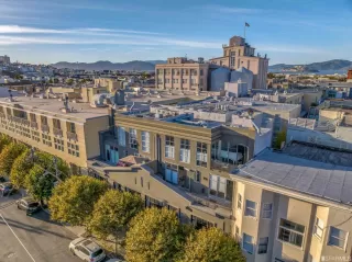 Photo #4: 423716678 Listing