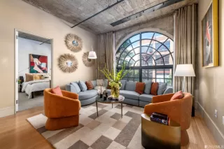 Photo #2: 423717046 Listing 