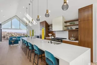 Photo #5: 423717067 Listing