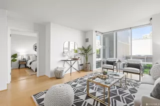 Photo #4: 423717358 Listing