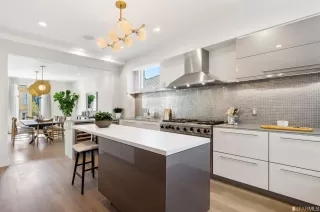 Photo #4: 423717419 Listing