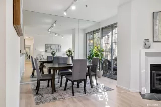 Photo #4: 423717617 Listing 