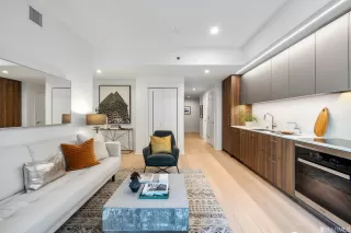 Photo #2: 423717689 Listing 