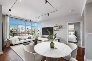 Photo #1: 423717940 Listing