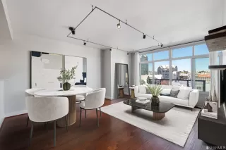 Photo #2: 423717940 Listing